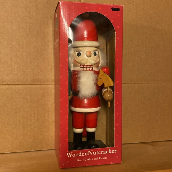 1980’s Vintage Santa Wooden Nutcracker in Box - Picture 5 of 5